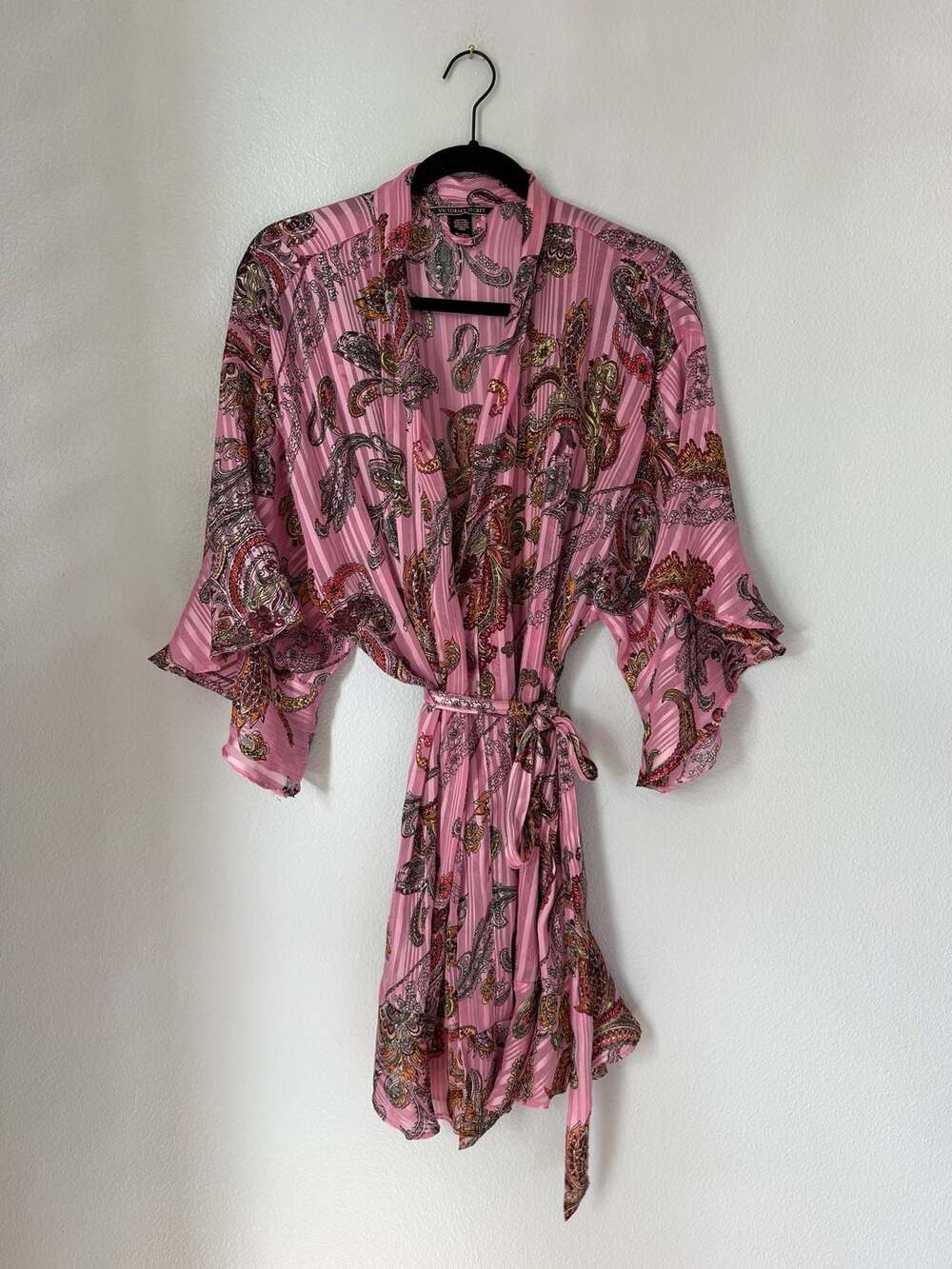 Victoria's Secret Robe Size M/L Pink Paisley Satin Kimono